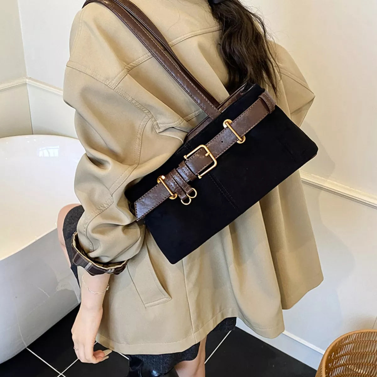 Vintage Buckle Decor Shoulder Bag product image