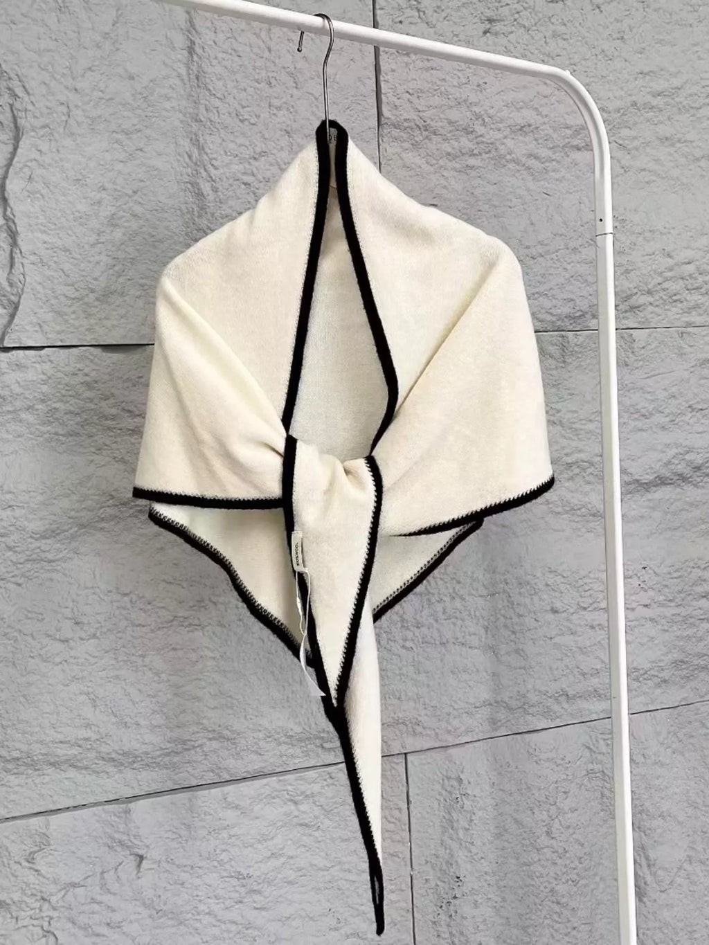 100% Wool Contrast Trim Scarf product image